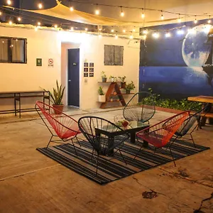 Hostal The Boat House